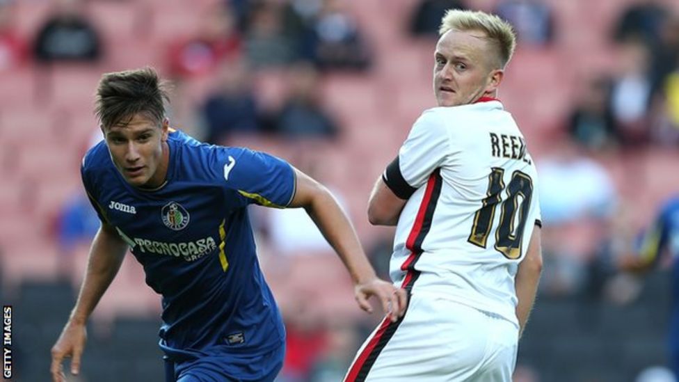 Ben Reeves: MK Dons midfielder signs new contract - BBC Sport