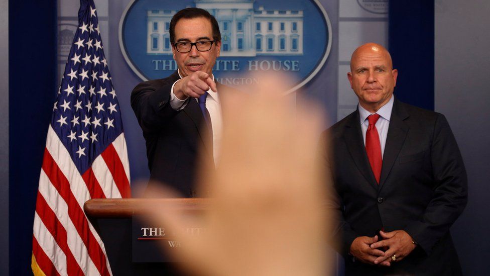 Por qué Estados Unidos ha evitado (hasta ahora) sancionar al sector petrolero de Venezuela