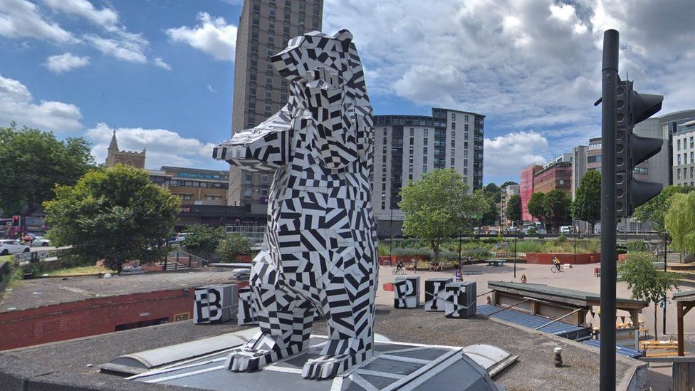 'Save our bear' sculpture campaign begins in Bristol BBC News