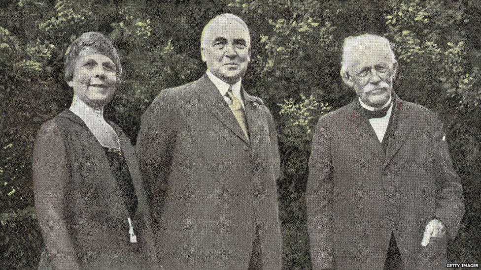 Warren G Harding surrounded by his wife Florence Harding and father Dr George T Harding,