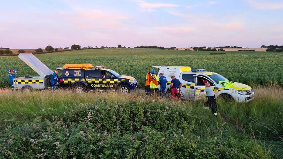 Essex mudflats rescue Man rescues kayak pair stuck at KirbyleSoken