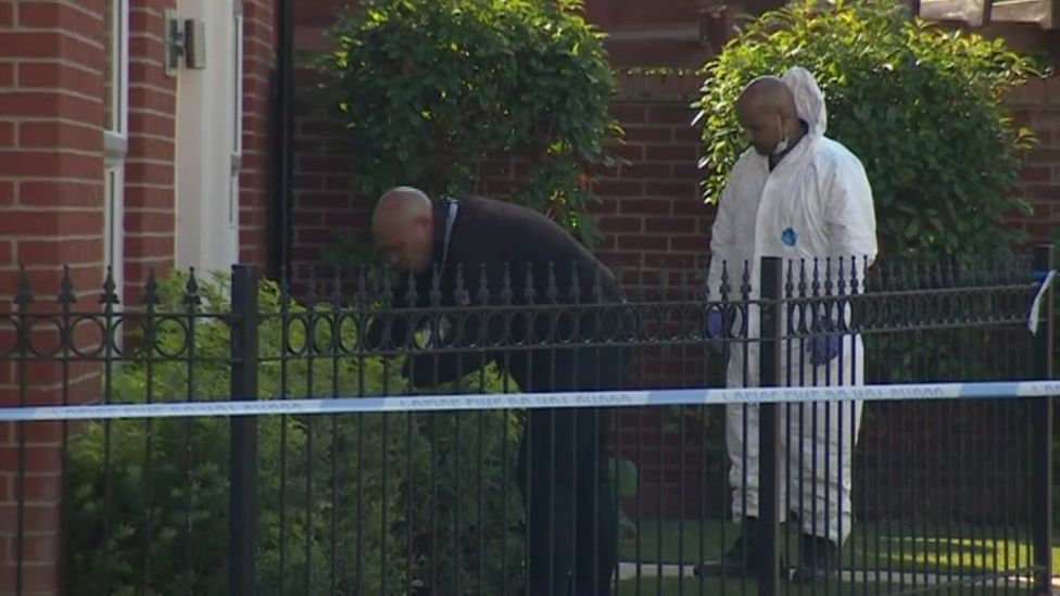 Two more arrests over fatal stabbing in Bedford BBC News
