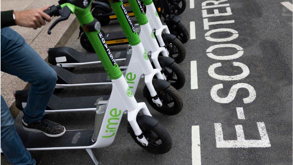 UK government to bring in e-scooter BBC News