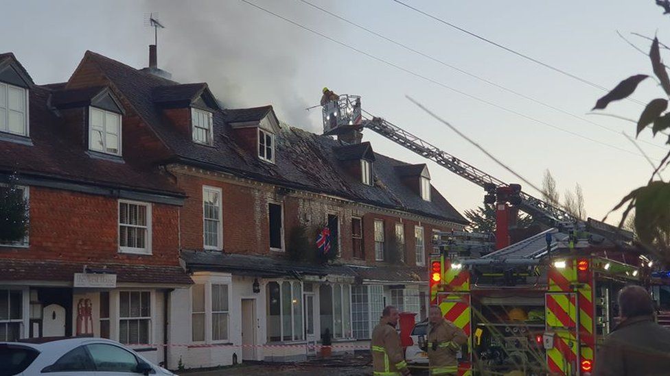 Biddenden fire: Four children taken to hospital - BBC News