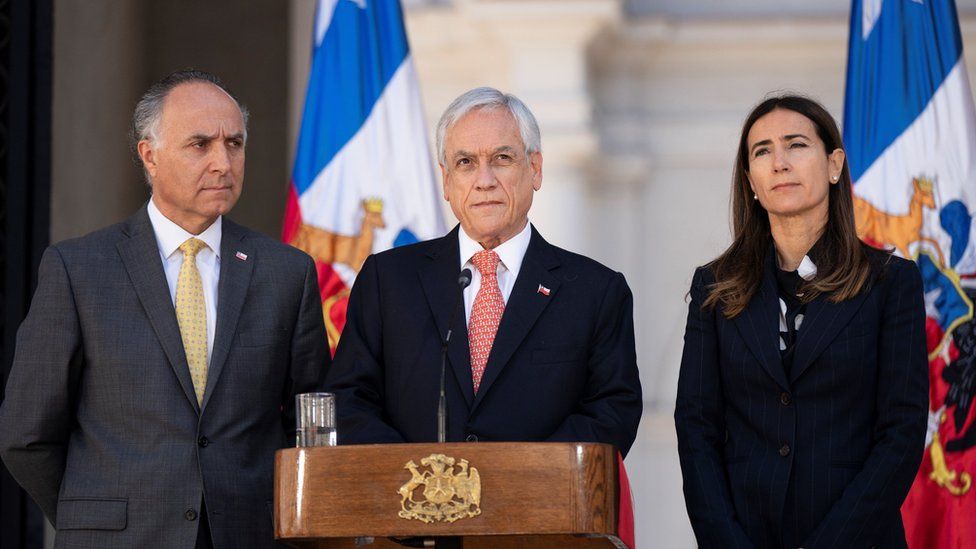 Sebastián Piñera, accompanied by Minister of the Environment Carolina Schmidt and Foreign Minister Teodoro Ribera