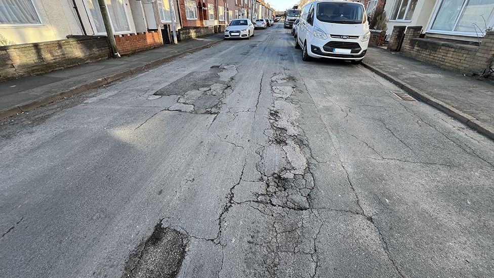 Goole potholes: Call for repairs to damaged road