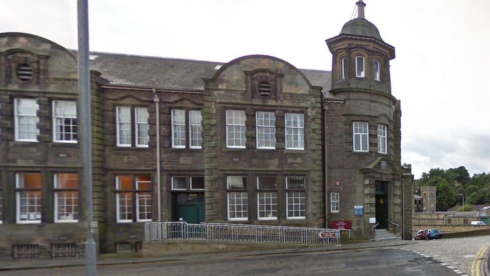 Scottish Borders library computer overhaul begins - BBC News