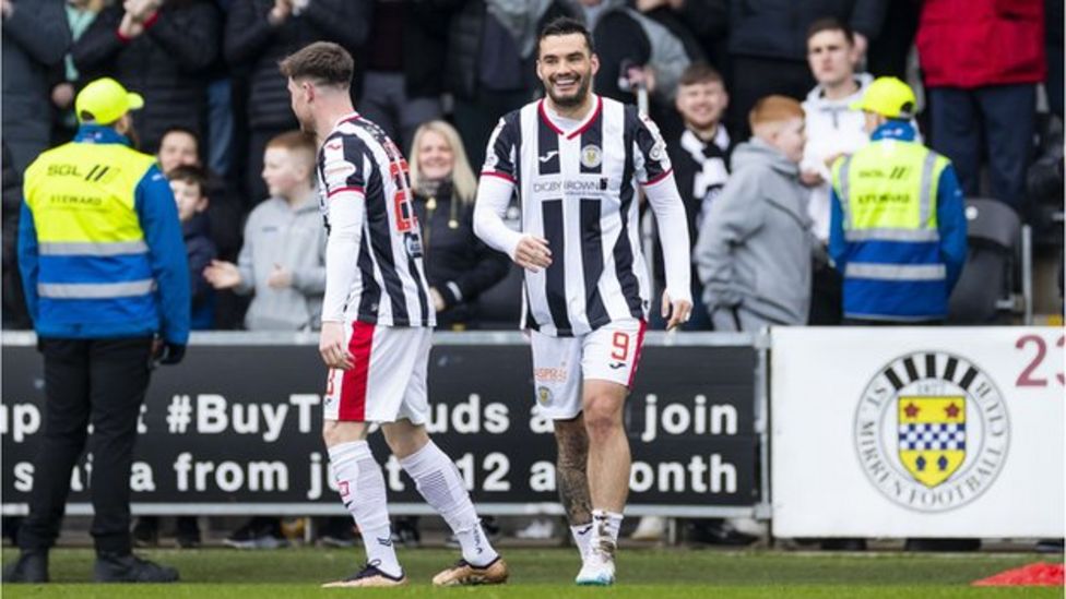 St Mirren 3 0 Livingston Paisley Side Strike Blow In Top Six Battle