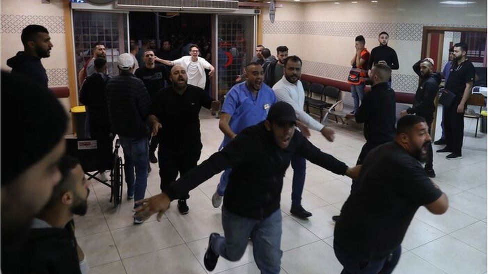 Palestinians at hospital in Nablus (25/10/22)