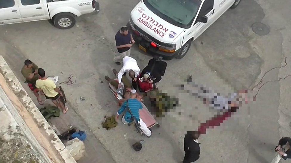 Video shows the moment an Israeli soldier shot dead a wounded Palestinian attacker.