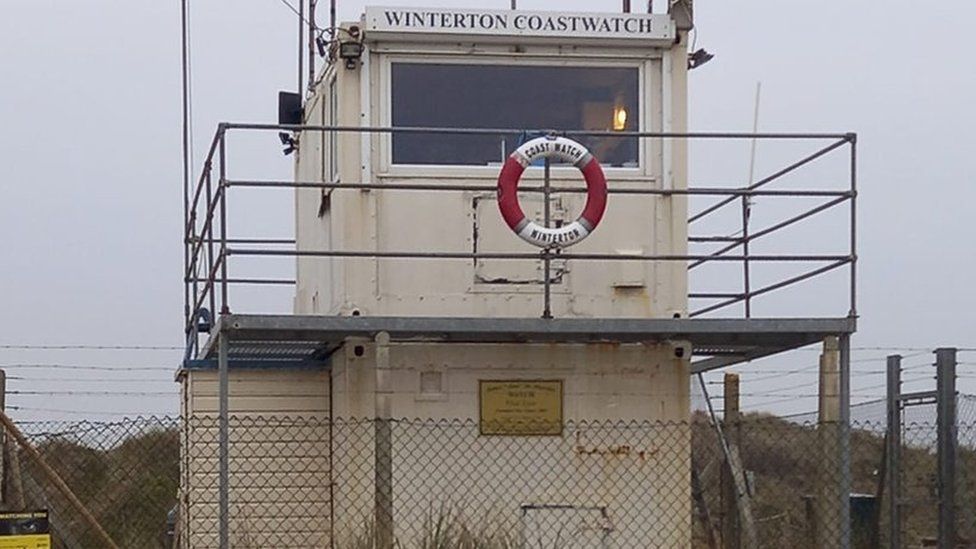 Winterton coastwatch tower dismantled due to erosion threat - BBC News