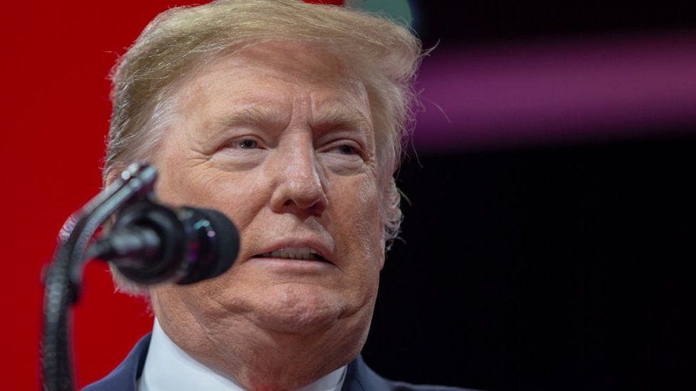 Trump dealt blow as US trade deficit jumps - BBC News