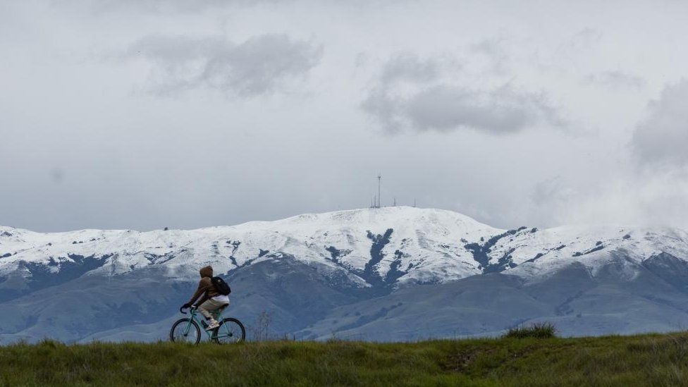 Snow fell in the mountains around San Francisco, further north