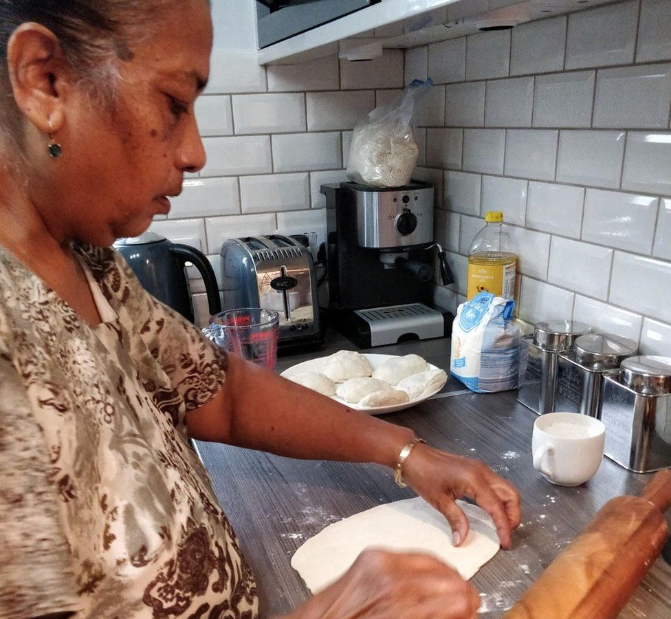 Rahima Sidhanee makes roti