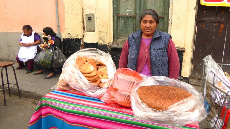 Sabina Huillca selling bread on the streets of Lima