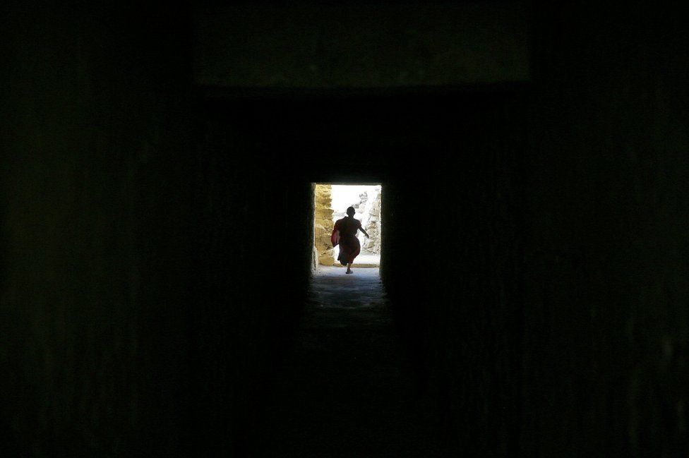 In pictures: Child monks of the Himalayas - BBC News