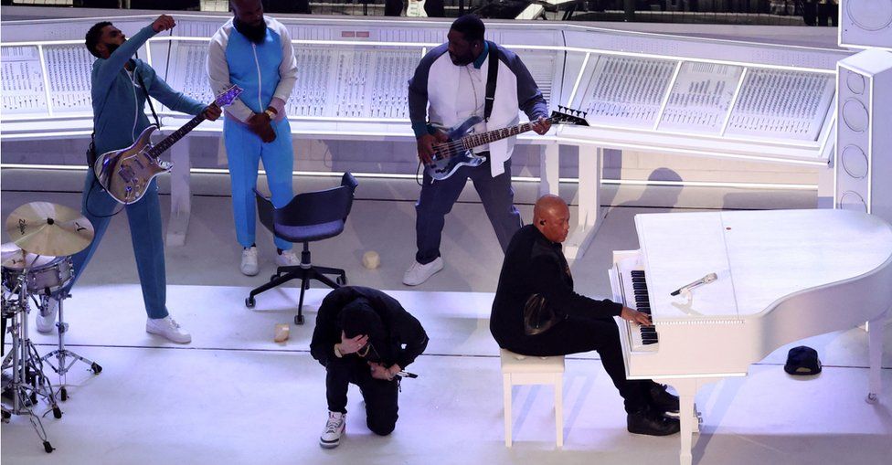 Eminem and Dr Dre performing at the Super Bowl half-time show