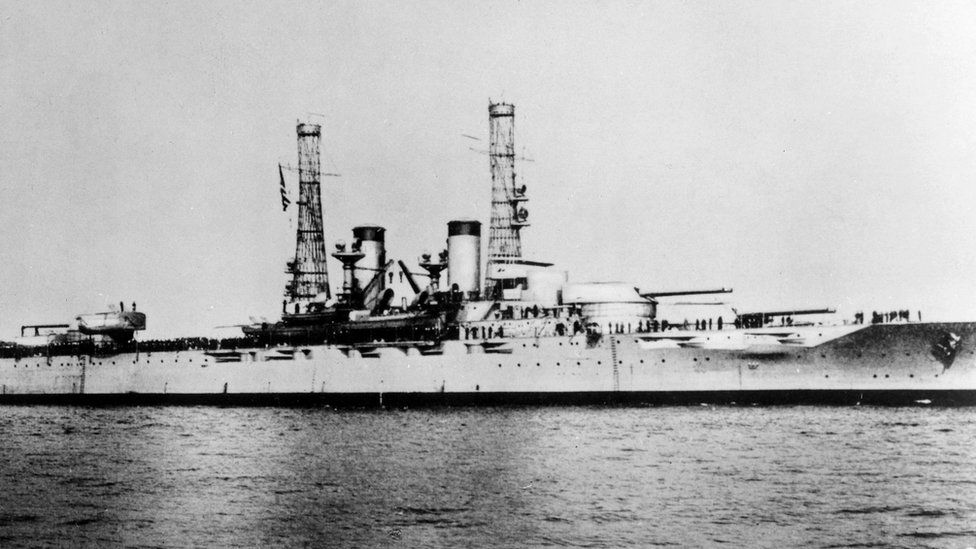 Linienschiff 'Texas' als Begleitschiff bei der Internierung der deutschen Flotte bei Firth of Forth- 1918