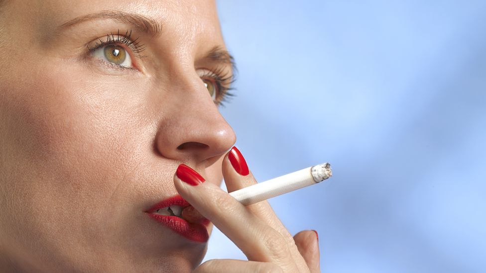 New Zealand passes legislation banning cigarettes for future generations - BBC News