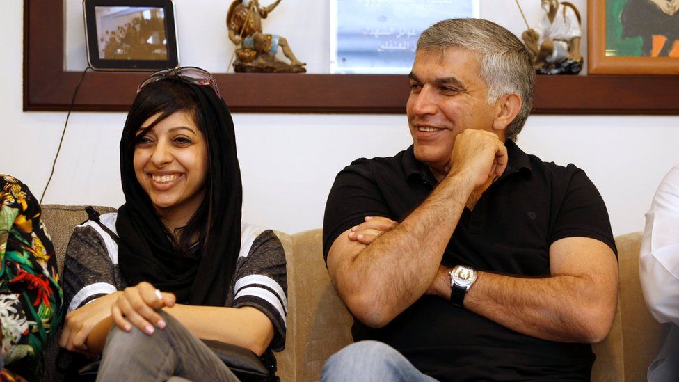 Zainab al-Khawaja (L) and Nabeel Rajab (R) talk after her release from prison in Bahrain (3 June 2016)