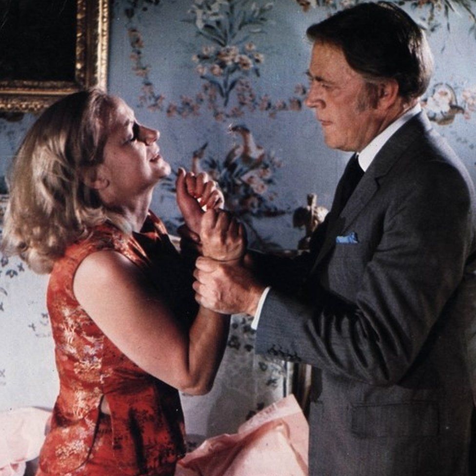 Sylvia Syms and Dan O'Herlihy in the 1974 film The Tamarind Seed.