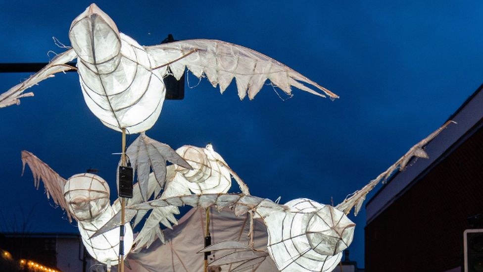 Thousands turn out for Bristol's Church Road Lantern Parade BBC News