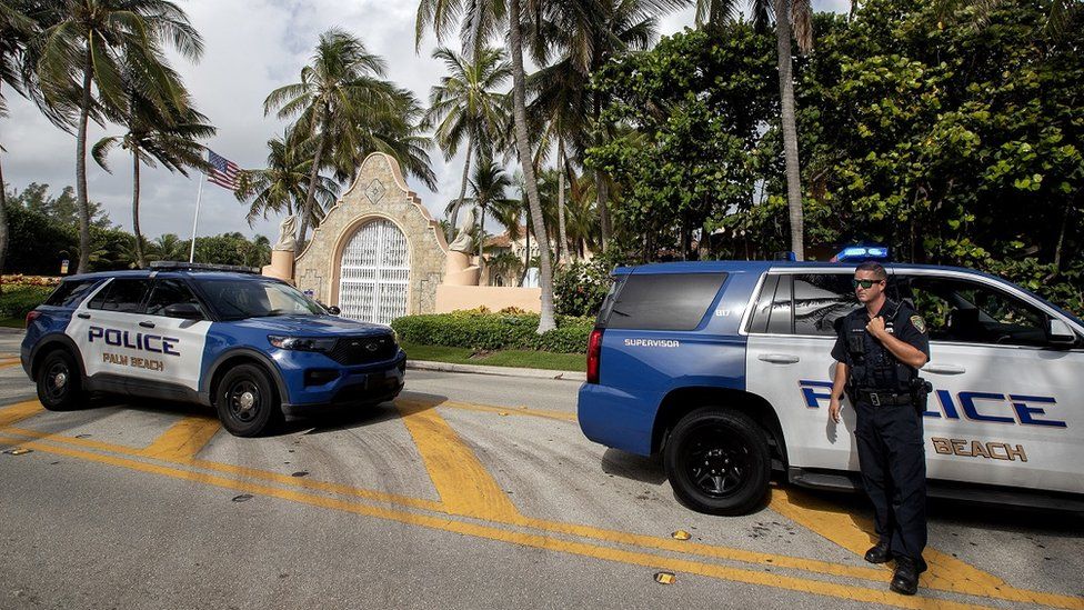 Donald Trump says FBI agents raided his Mar-a-Lago Florida home - BBC News