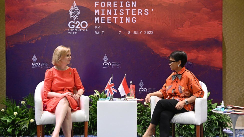 Liz Truss with Indonesian foreign minister Retno Marsudi