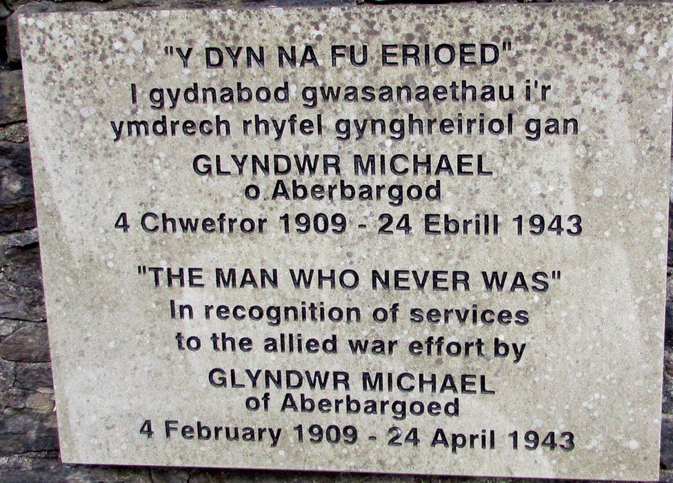 A plaque in memory of Glyndwr Michael