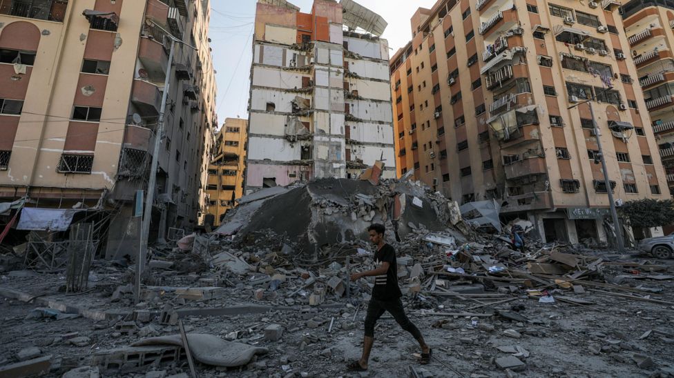 Newspaper headlines: Tributes paid to Matthew Perry and UN Gaza warning