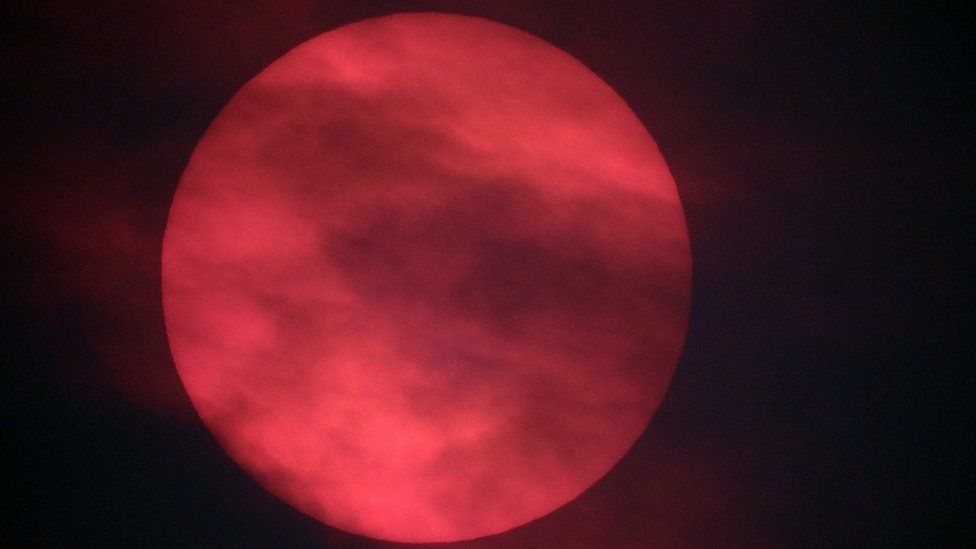 Red sun as viewed in Worcestershire