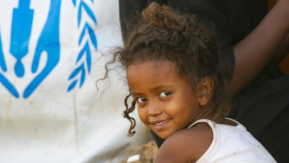 Эфиопский ребенок замечен в лагере беженцев Ум-Ракуба, поскольку он продолжает жить в суровых условиях в восточной части штата Аль-Кадариф,