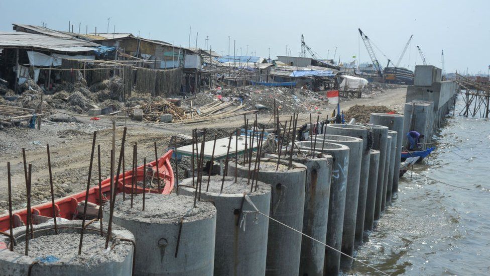 Picture of the unfinished construction of the sea wall