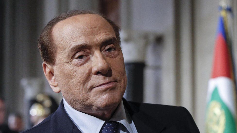 Сильвио Берлускони обращается к СМИ после встречи с президентом Италии Маттареллой в Риме, Италия, 12 апреля 2018 г.