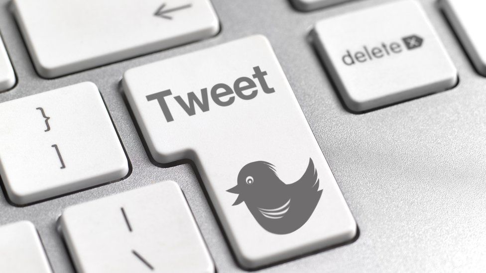 Кнопка твита на клавиатуре