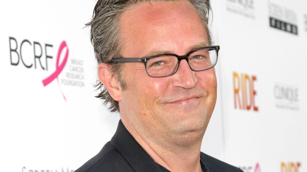 Matthew Perry brings new play to West End - BBC News