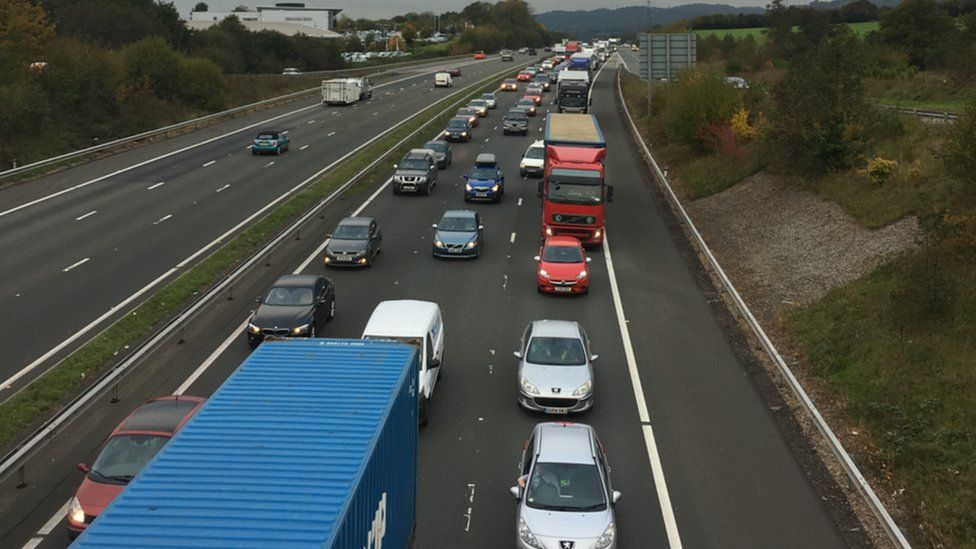 Queues on M4 from Cardiff to Newport ease following crash - BBC News