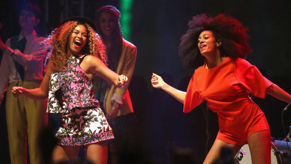 Beyonce and Solange performing at Coachella in 2014