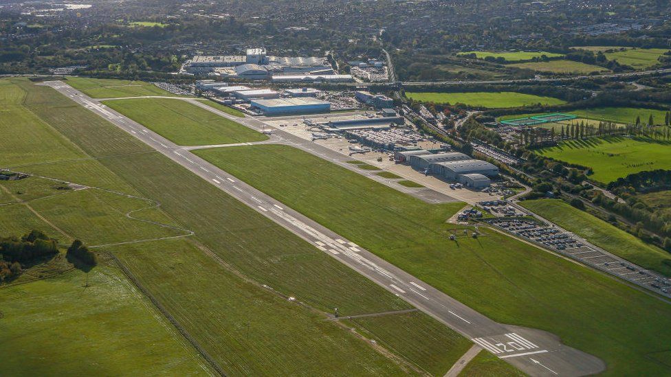 Southampton Airport's extended runway completed - BBC News