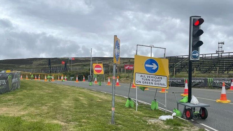 Police warn Isle of Man drivers to obey temporary TT speed limits BBC