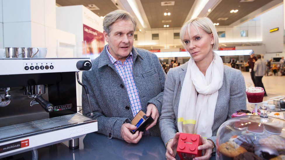 Cold Feet Fay Ripley says show return feels like 'putting on old jumper' BBC News