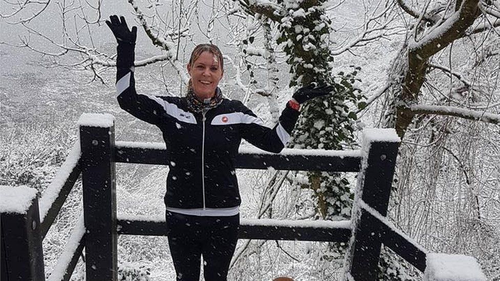 Spanish Ironman Death: Sharon Lang Had Heart Attack And Drowned - Bbc News