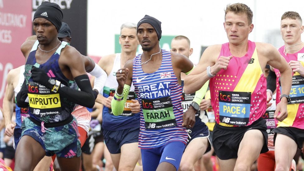 London Marathon: Winners And Wacky Costumes At This Year's Race - BBC ...