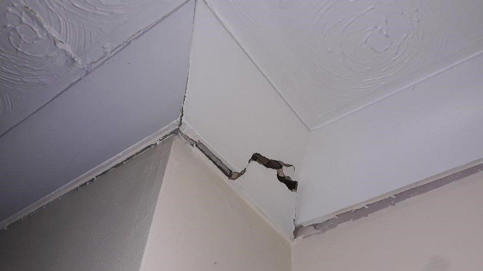 Cracks at flat in Bedern Court in Ripon
