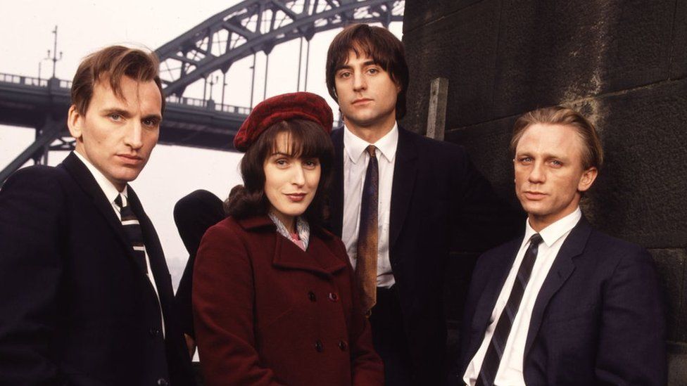 Christopher Eccleston as Nicky, Gina McKee as Mary, Mark Strong as Tosker and Daniel Craig as Geordie.