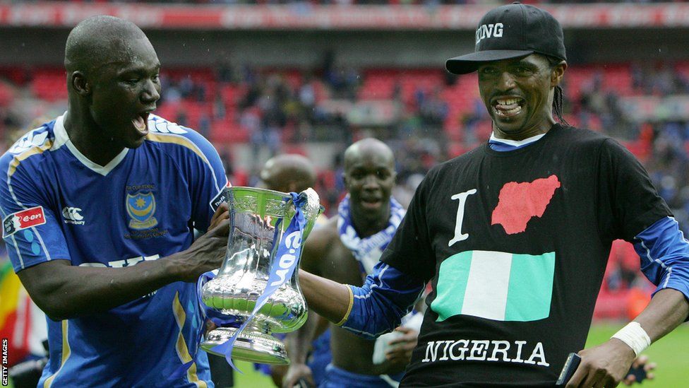 The late Papa Bouba Diop (left) and Nigeria's Nwankwo Kanu with the FA Cup