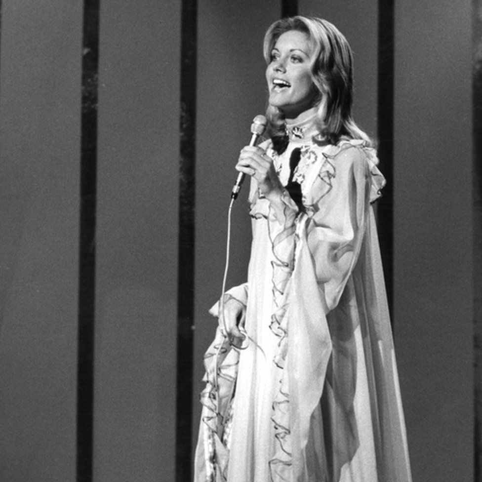 奥利维亚·牛顿-约翰在 1974 年欧洲歌唱大赛中演唱