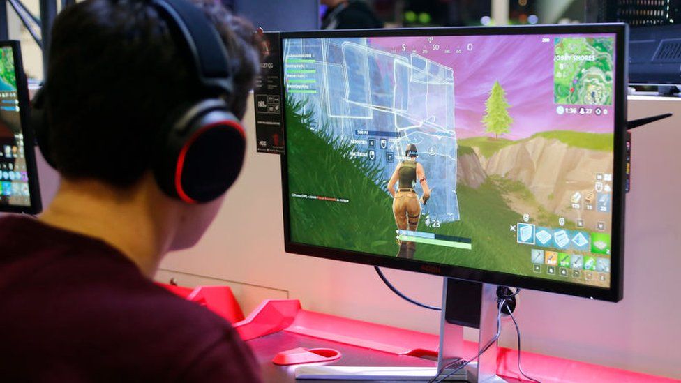 A player plays fortnite