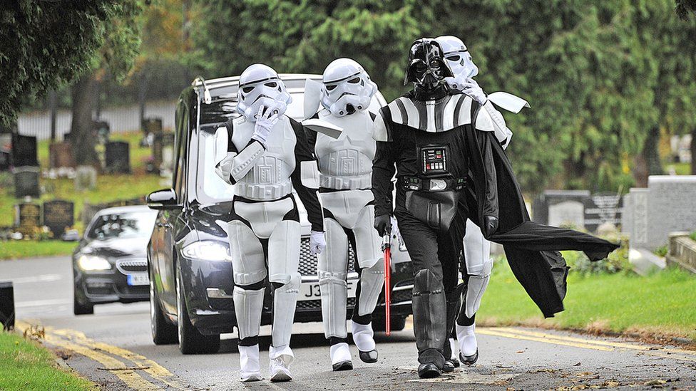 Darth Vader leads Star Wars funeral procession - BBC News