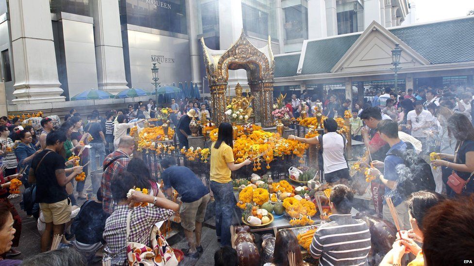 Празднование Нового года в храме Эраван в Бангкоке, январь 2015 г.